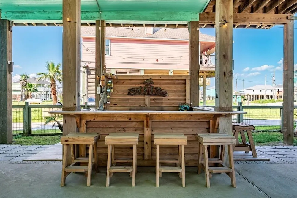 The Lazy Lobster 3 Bedroom Home by RedAwning