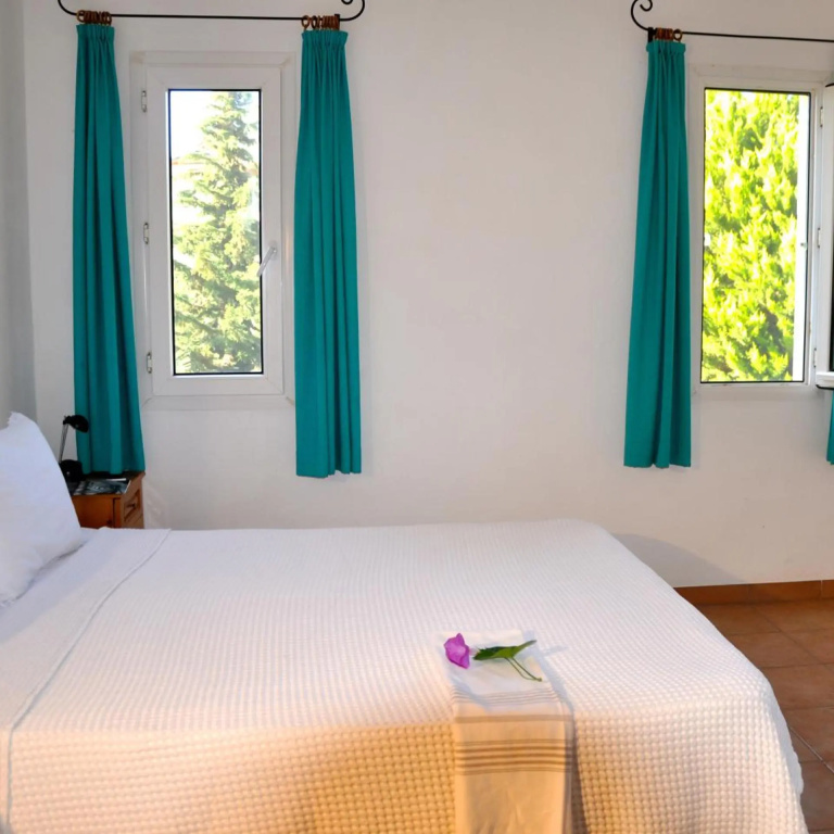 Emel Pension — 4