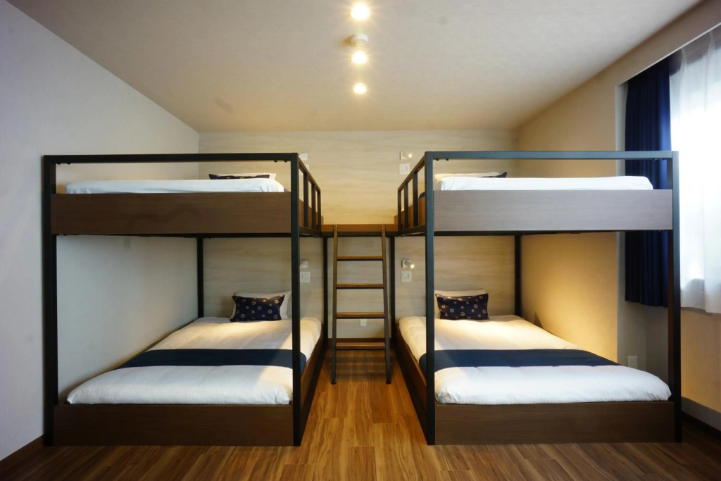 Rona Hotel — 5