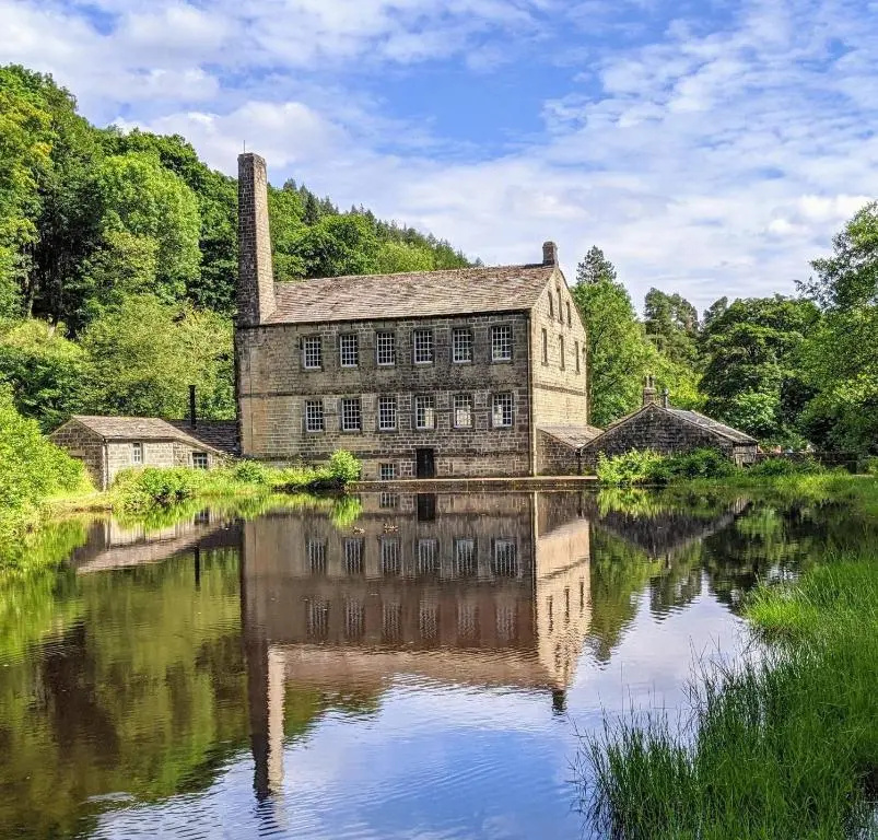 Nutclough Cottage - Log Fire and Valley View - Sleeps 2