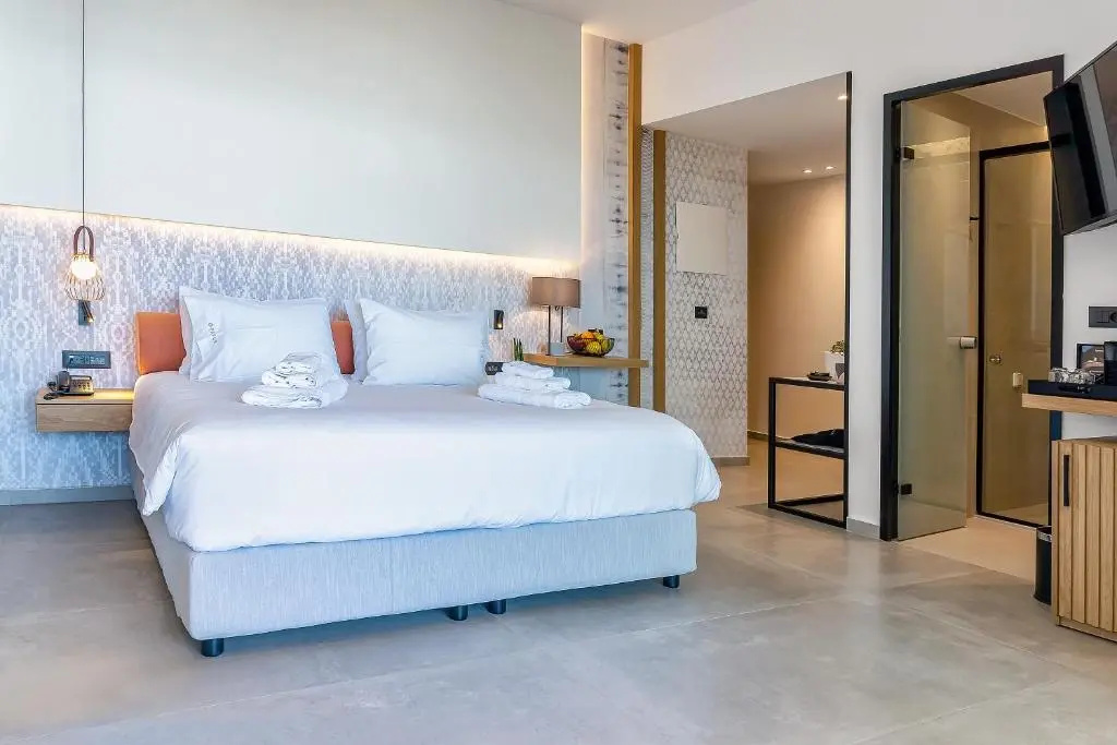 Superior Double room (full double bed)