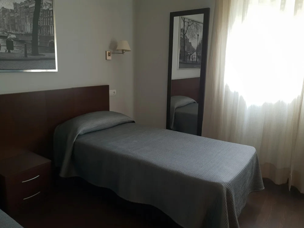 Hostal T4 — 4