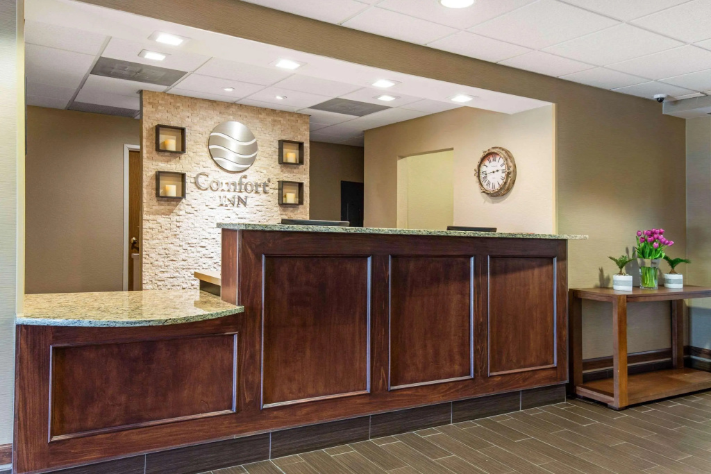 Lobby & Reception