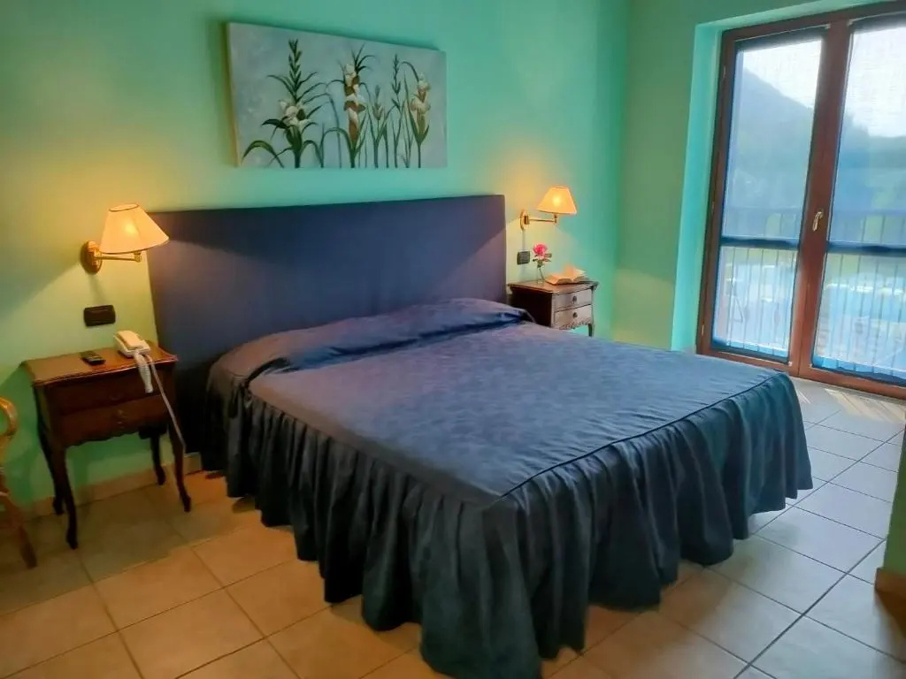 Standard Double room (full double bed)