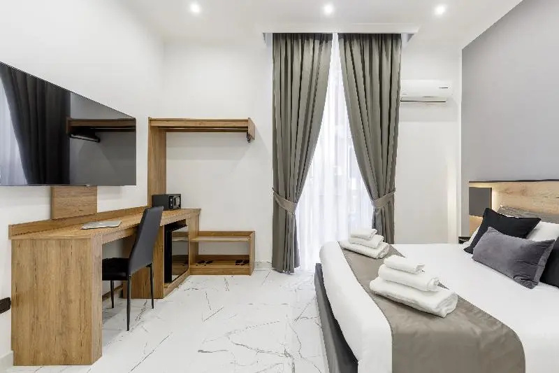 Superior Double room with balcony (full double bed)