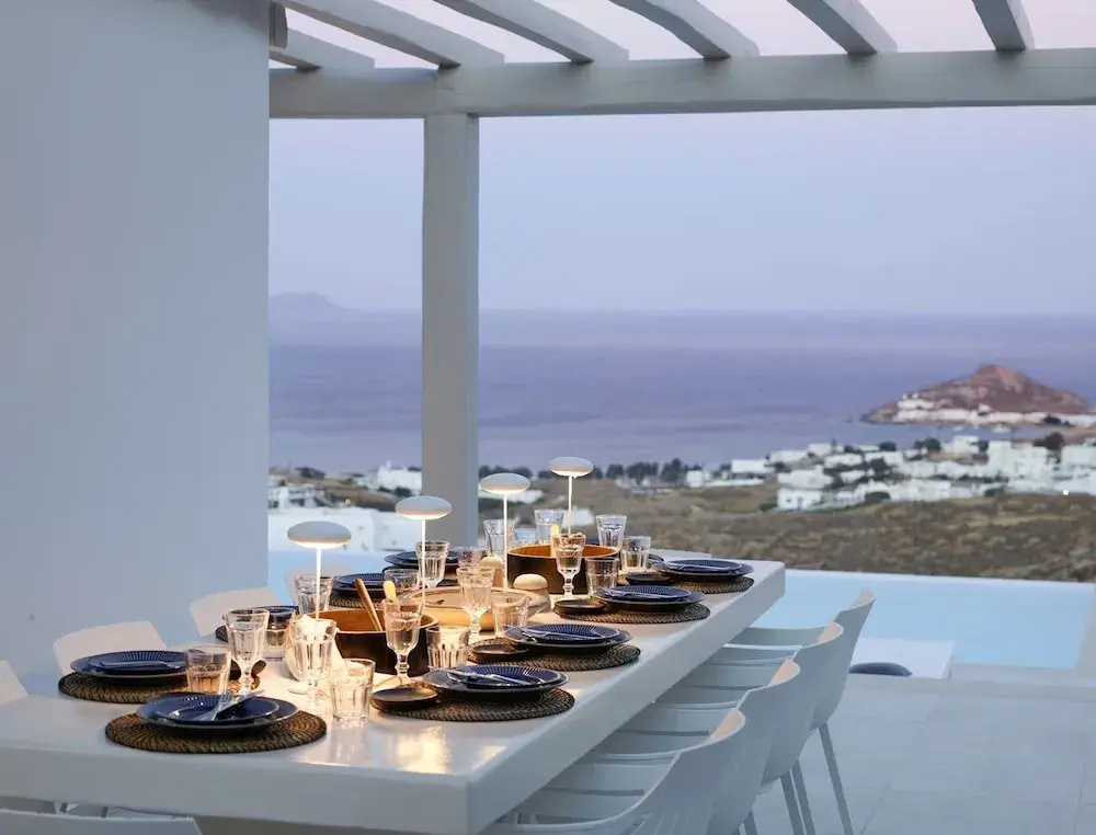 Nice Villa at Kalafatis Beach