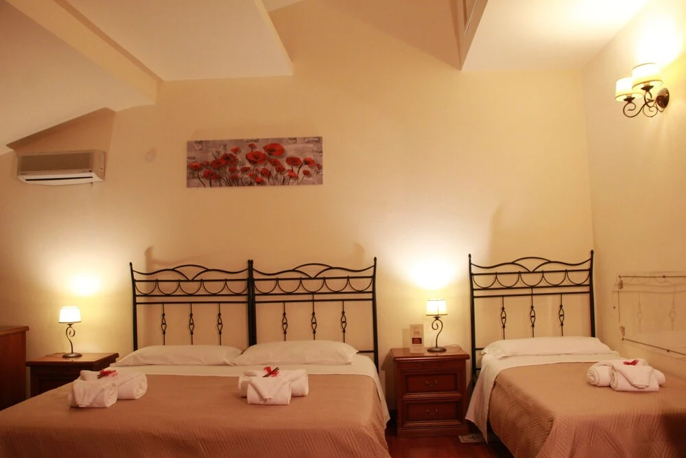 Standard Triple room with balcony