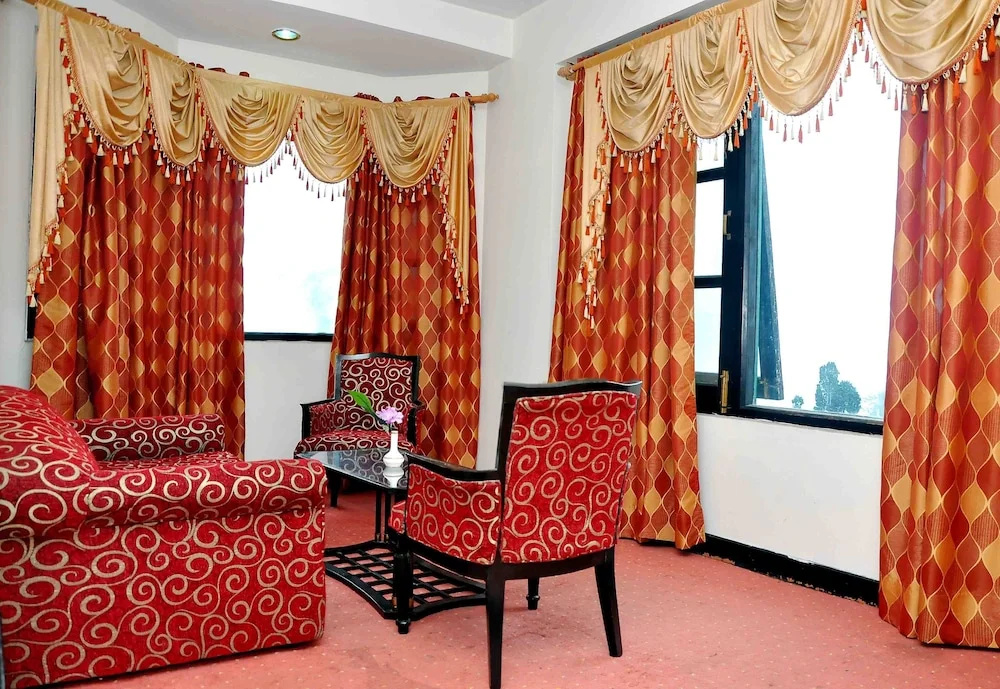 Lobby & Reception