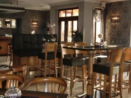 Food & Beverage
