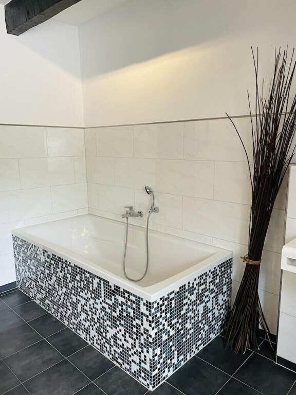 gallery_image_hidden_10