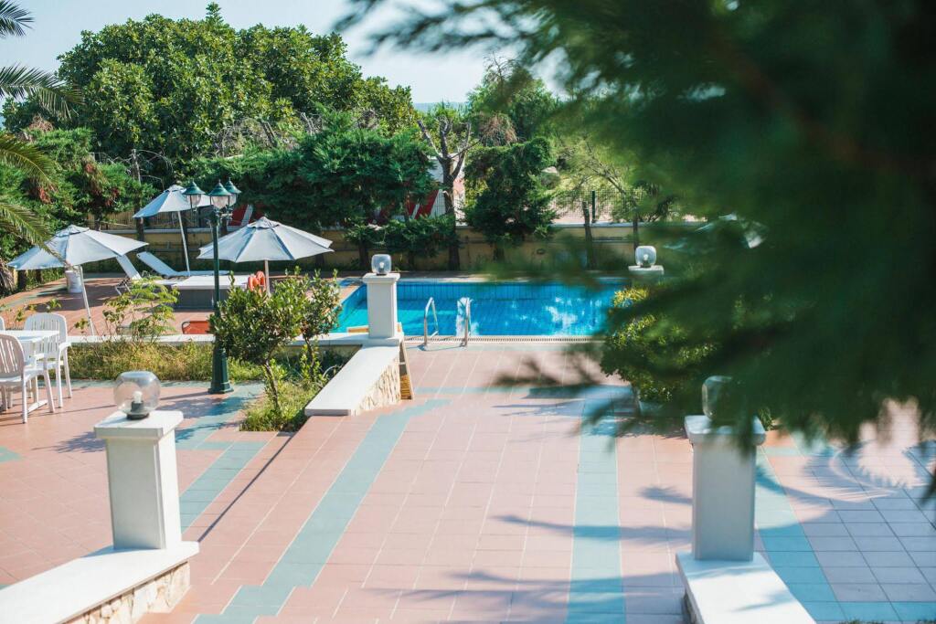Hotel Plaza 2 *