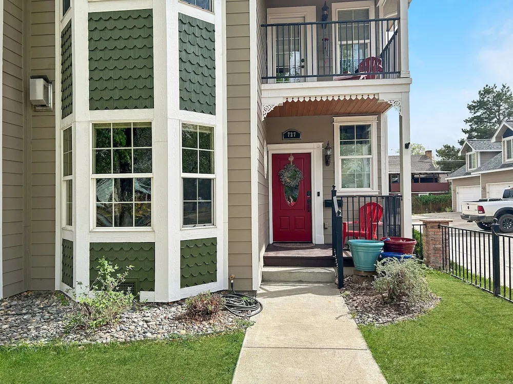 Victorian Chateau Retreat 3 Bedroom Townhouse