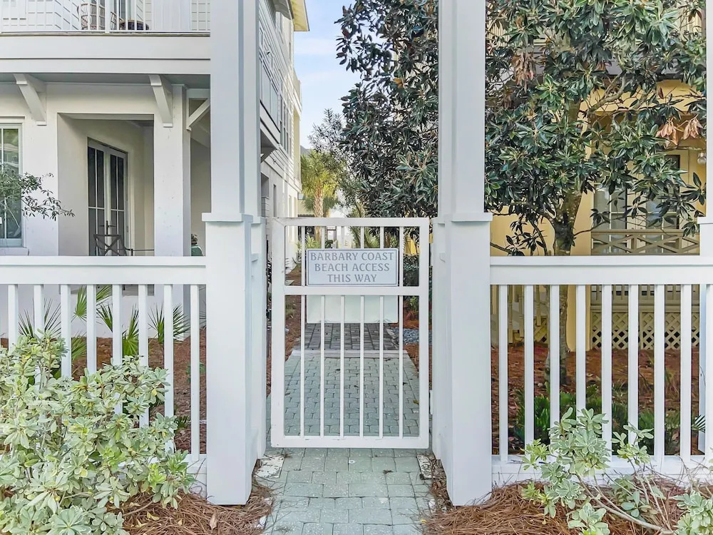 224 Winston Ln 5 Bedroom Home by RedAwning