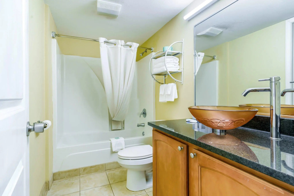 Double Suite (full double bed)