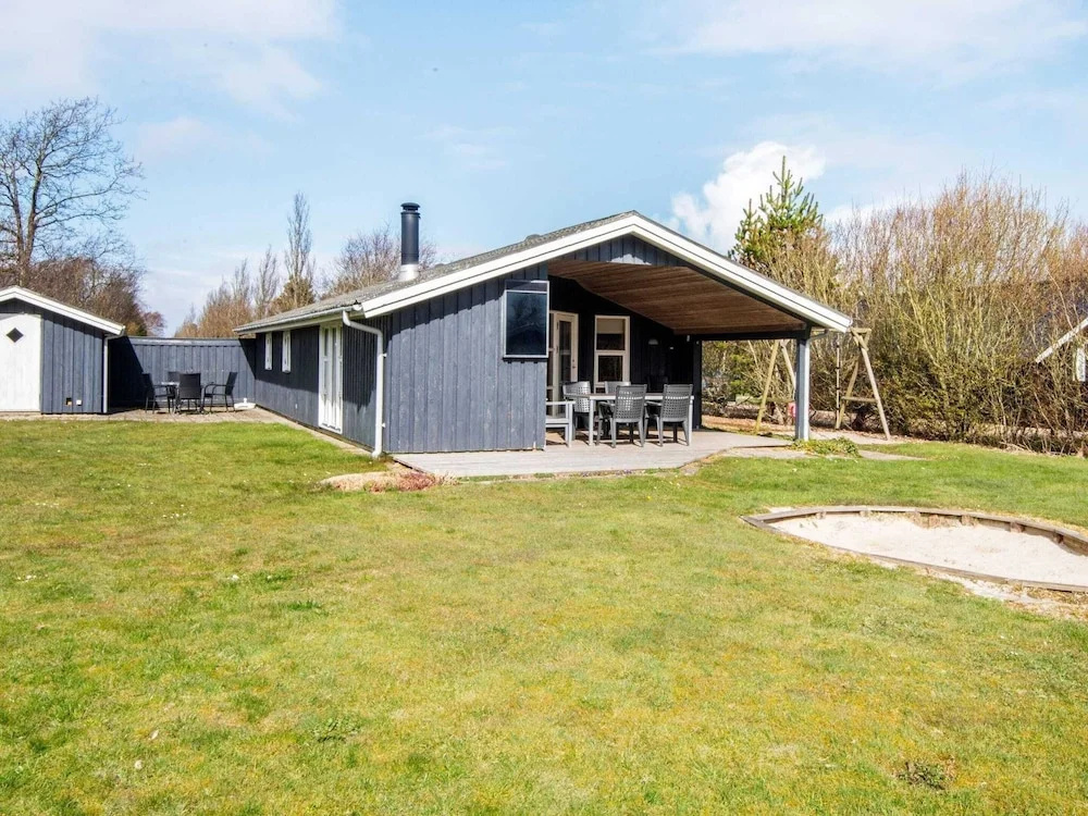6 Person Holiday Home in Tarm