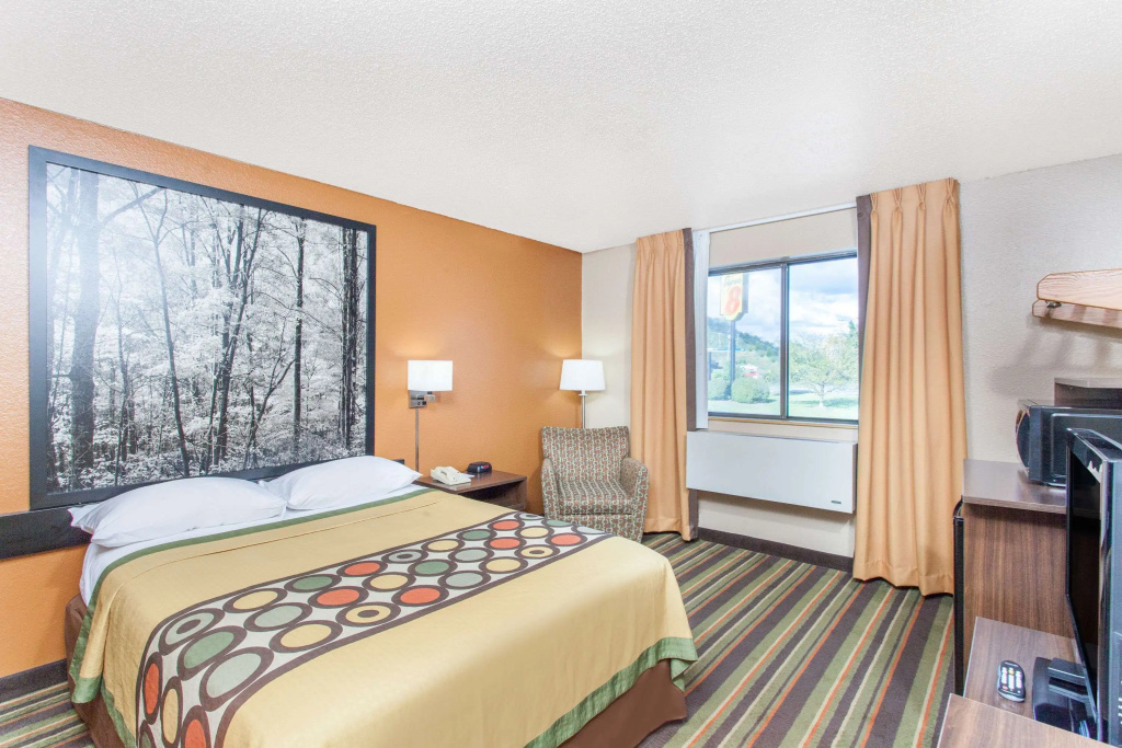 Super 8 by Wyndham Norton VA - Photo 1