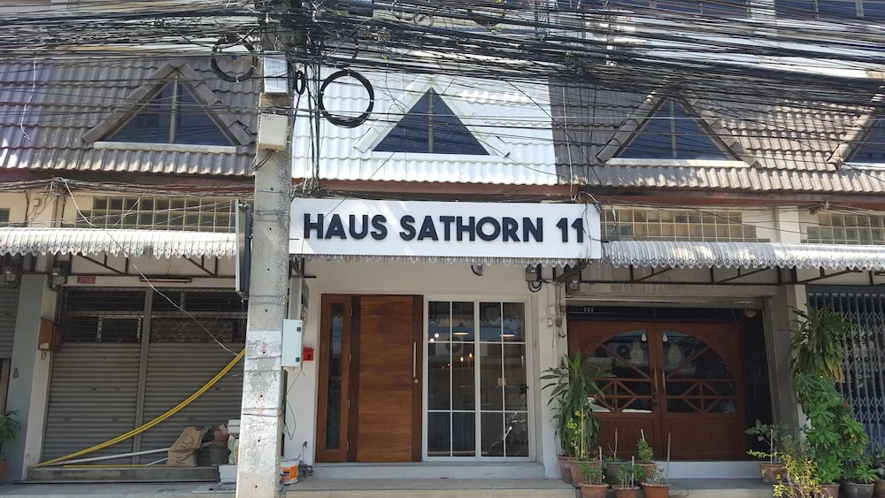 Haus Sathorn 11 Bed & Breakfast