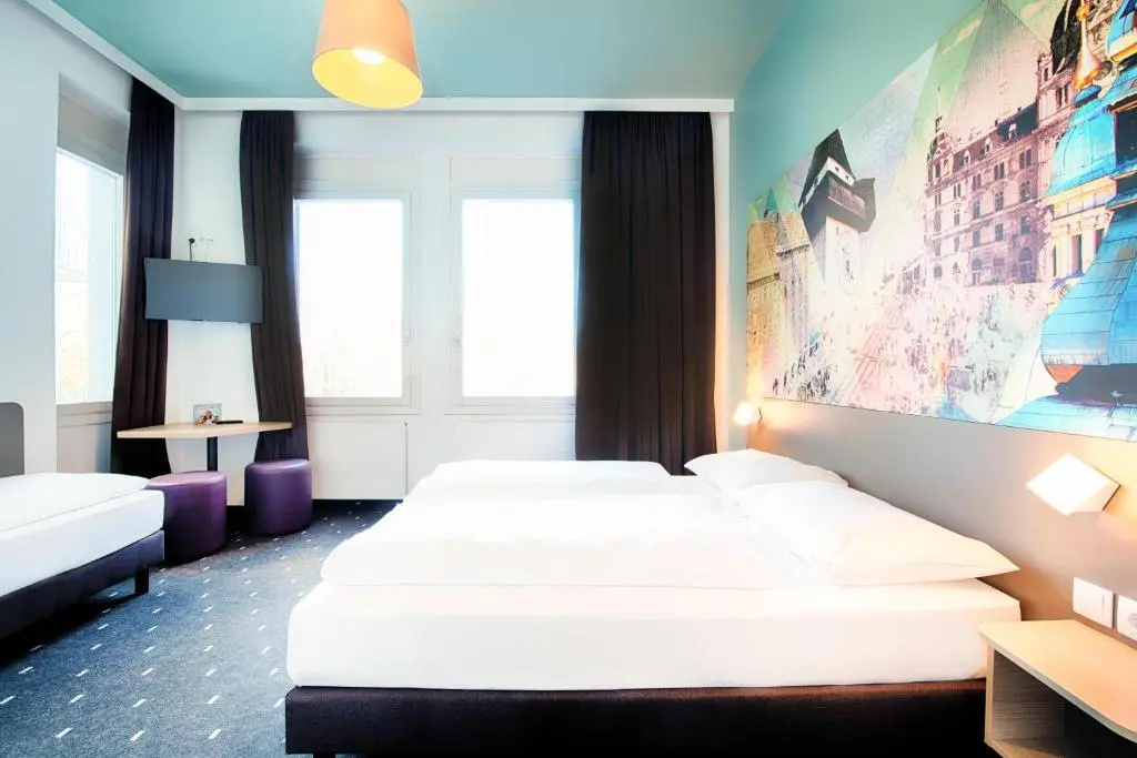 Standard Triple room