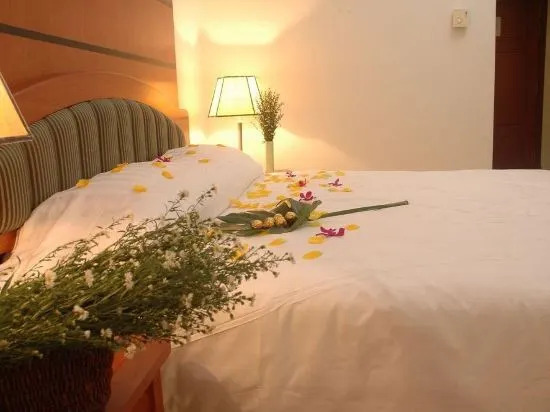 Oriental Crystal Hotel