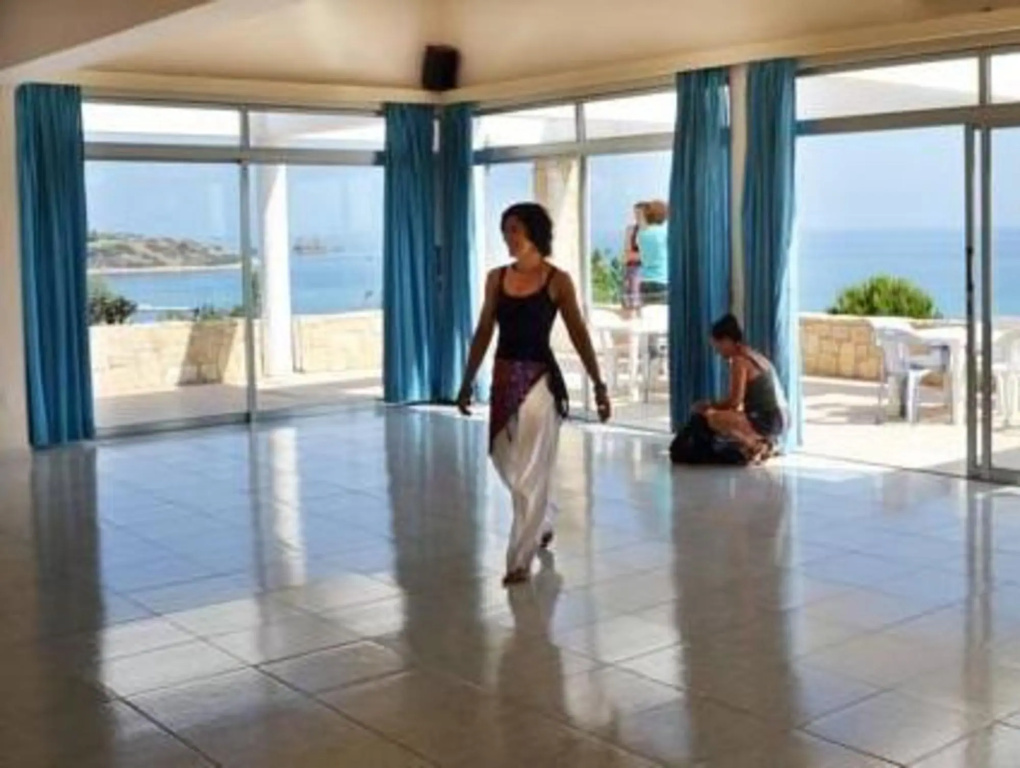 Lobby & Reception