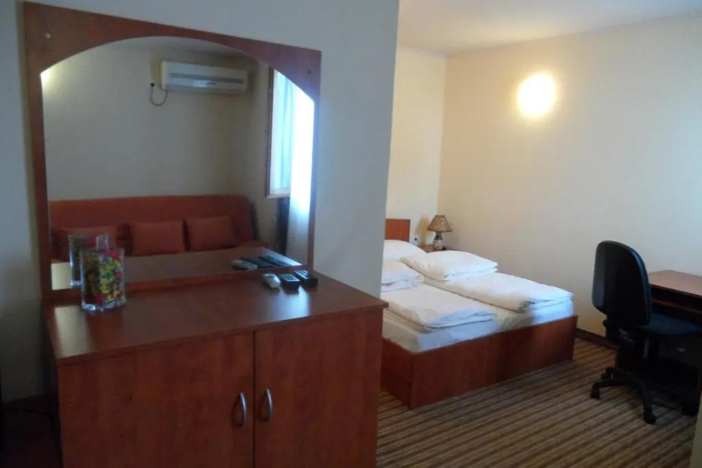 Economy room