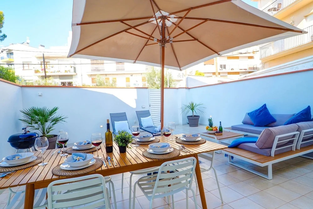 San Sebastian Apartment With Patio by Hello Apartments Sitges