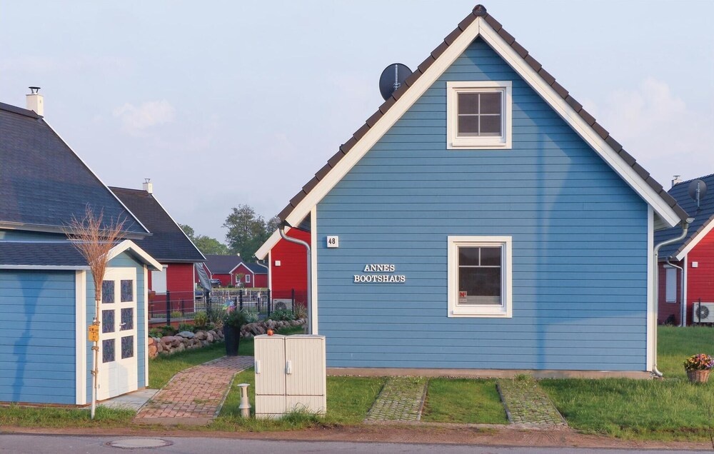 Awesome Home in Zerpenschleuse With 2 Bedrooms and Wifi