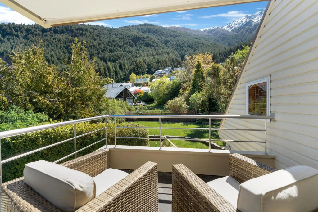 Sunshine Bay Lake Views