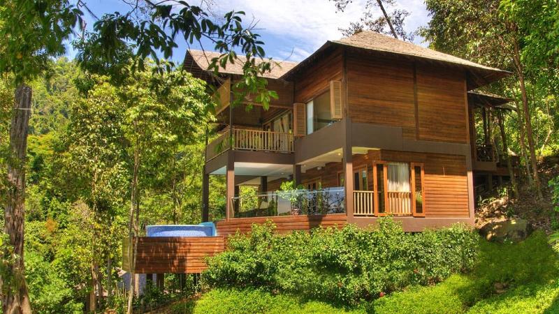 Bunga Raya Island Resort & Spa