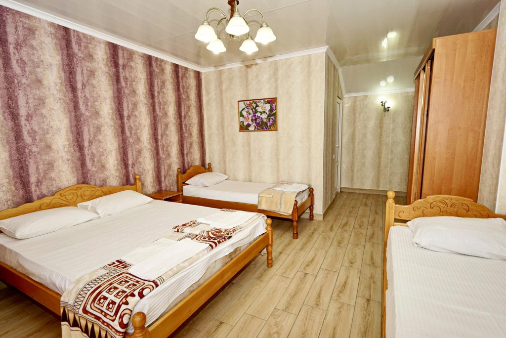 Standard Quadruple room with balcony