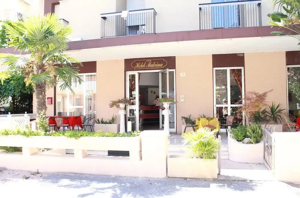 Hotel photo 1