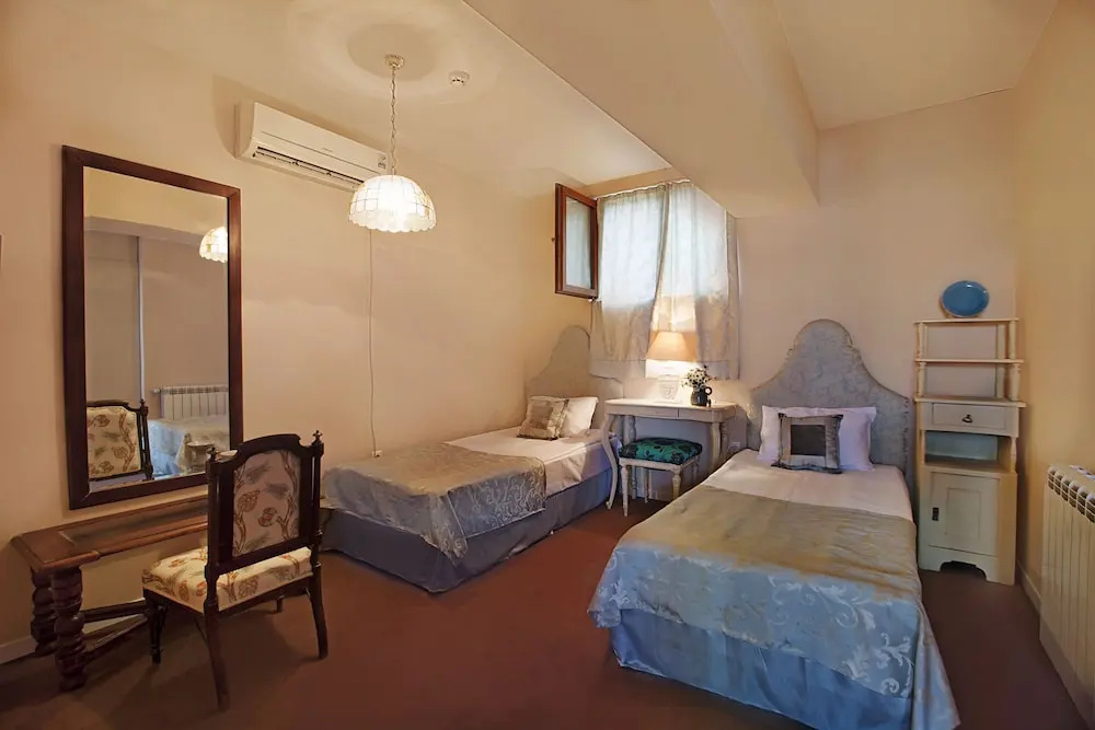 Economy Double room (twin beds)