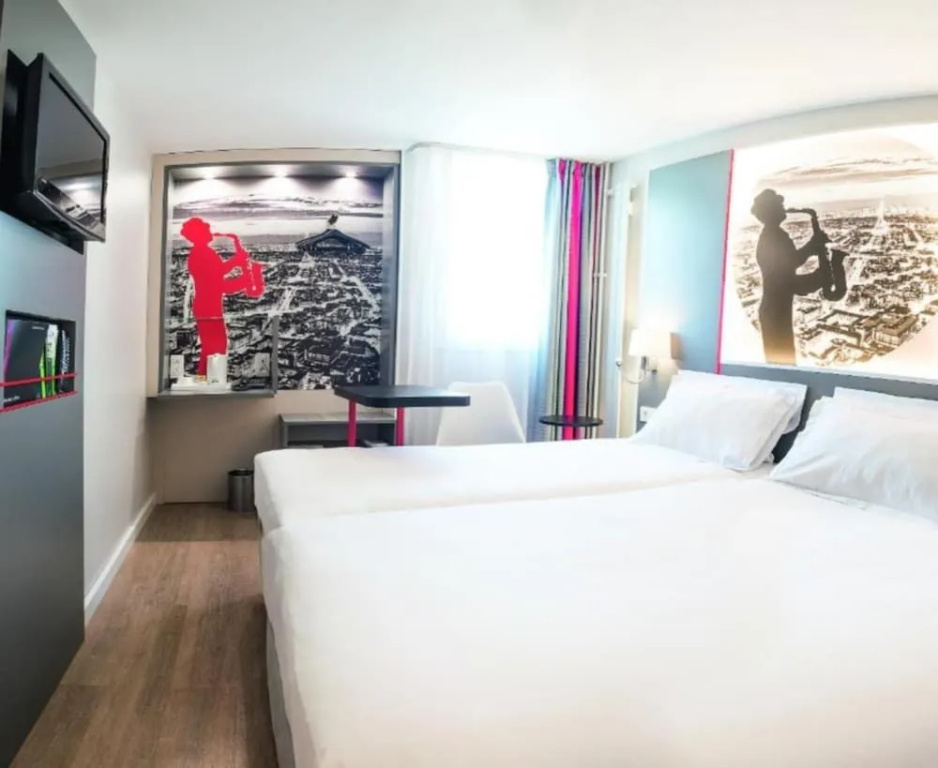 Kyriad Paris Nord Porte de Saint Ouen Hotel  — фото