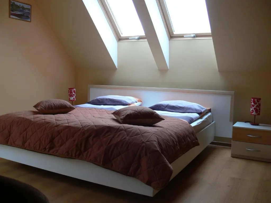 2 Bedrooms Apartment with garden view