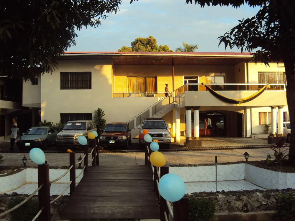 Embassy Suites Hotels & Restaurant - фото 10