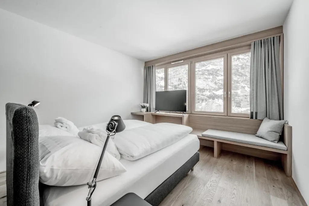 3 Bedrooms Apartment