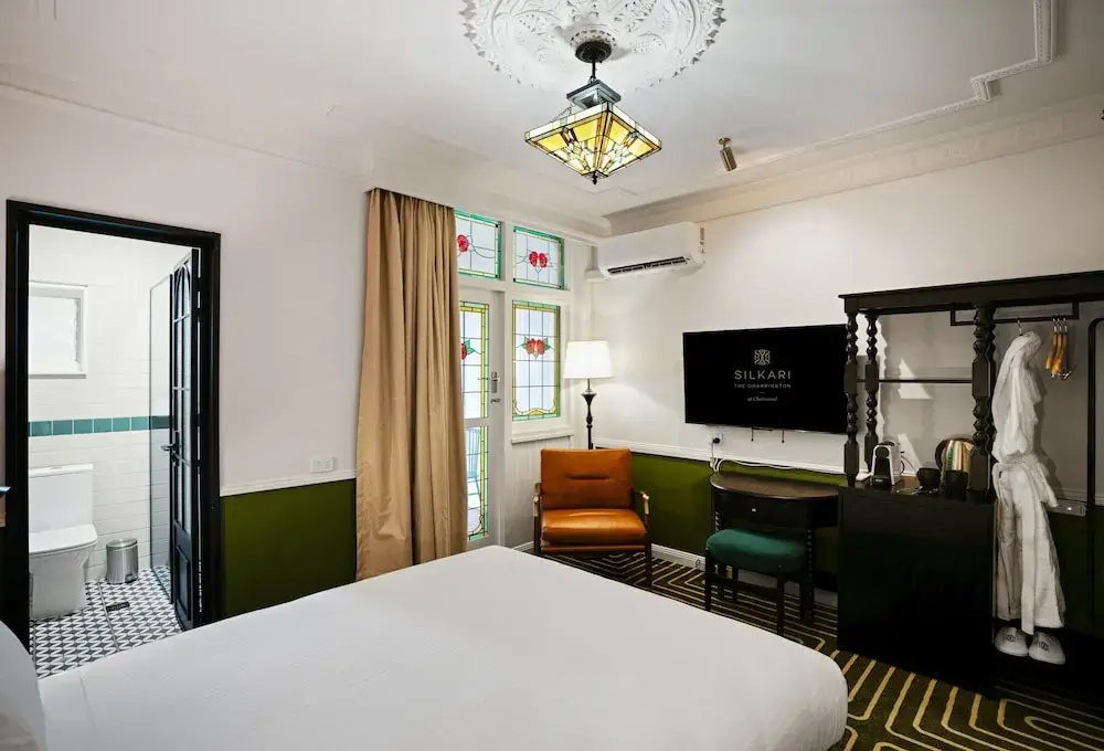 Classic Double room with balcony (full double bed)