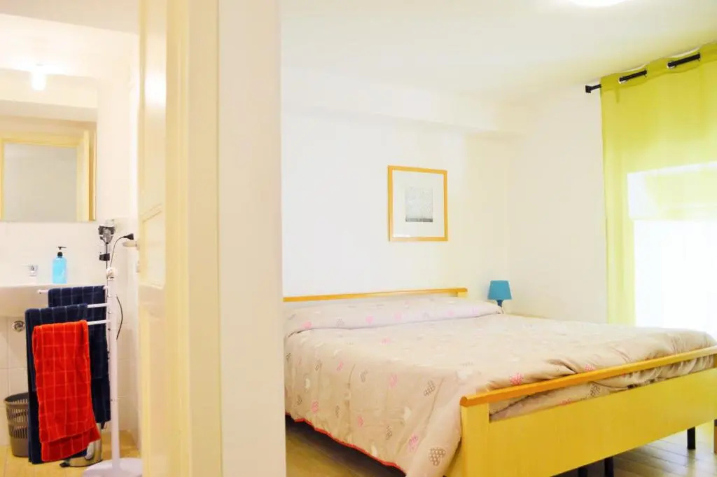 Economy room