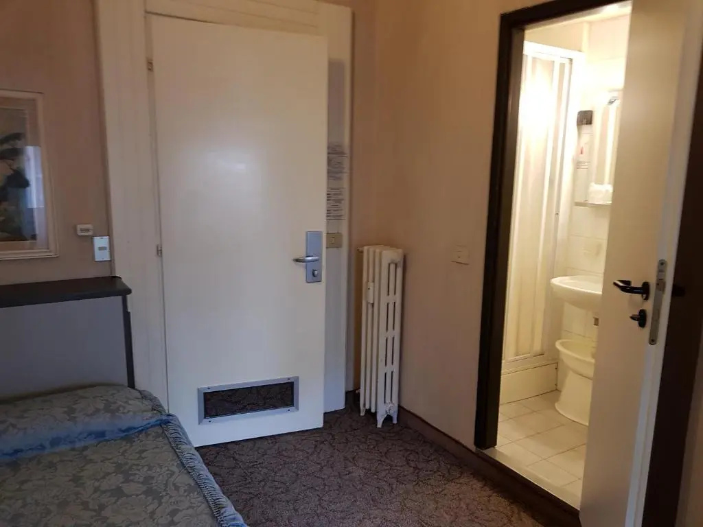 Economy room