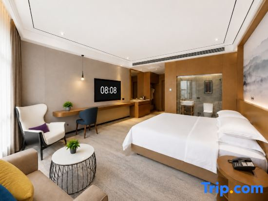 Standard Double room with lake view (full double bed)