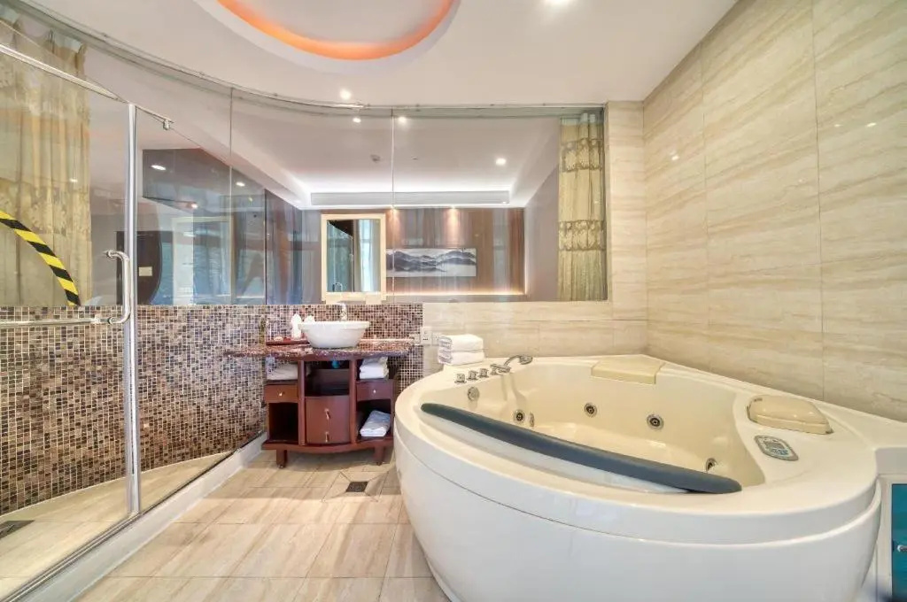 West Lake Hillview International - Général