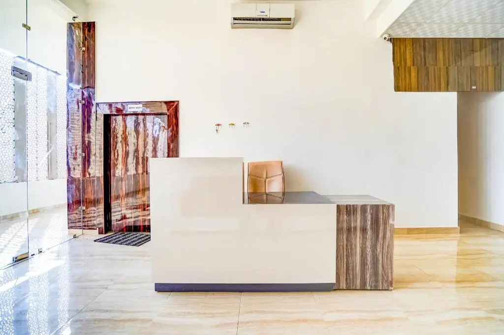 Hotel Royal Villa by OYO Rooms