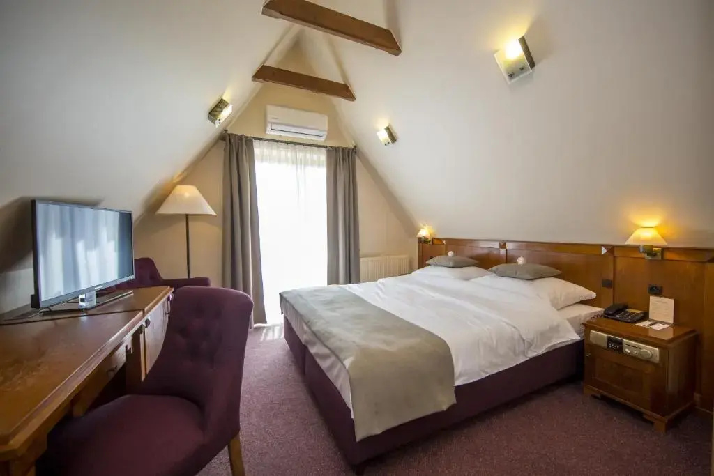 Superior Double room (full double bed)