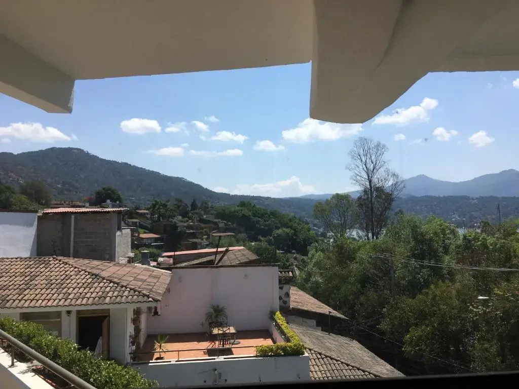 Deluxe Double room with balcony (full double bed)
