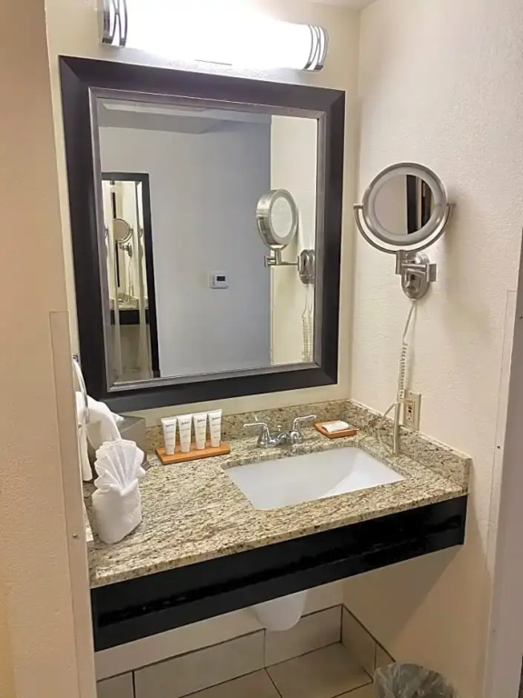 Radisson Hotel Colorado Springs Airport - Chambres