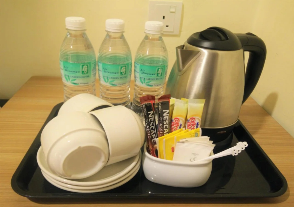 Food & Beverage