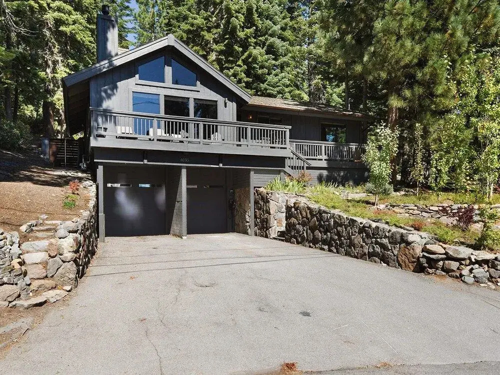 Lodge of the Nightingale
