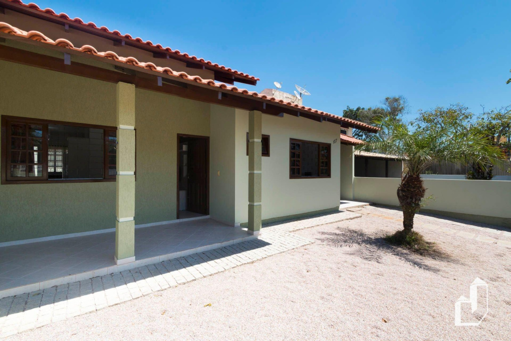 Casa Térrea Com 03 Dormitórios Perfeita Para Seus Dias De Férias Na Praia