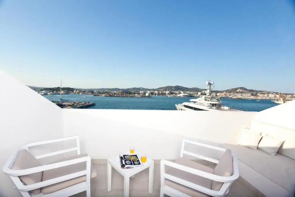 Ryans La Marina - Chambres