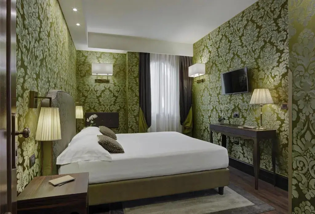Classic Double room (full double bed)